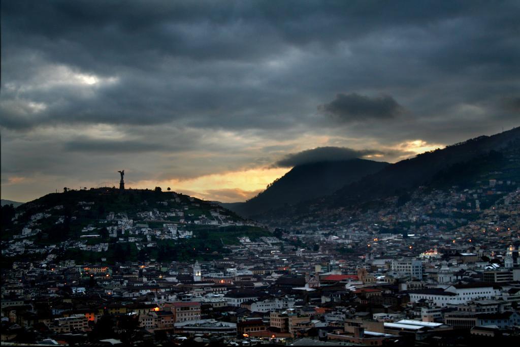 Hotel Huasi Continental Quito Eksteriør bilde